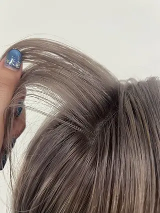 ショート カラー 泉澤 風花のヘアスタイル