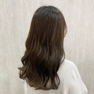 セミロング カラー 🫧透け感⋆艶髪💎 山口アヤカのヘアスタイル