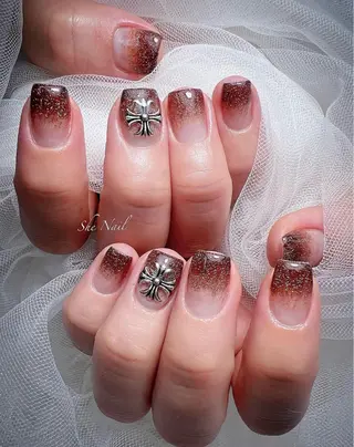 ネイル She   Nail所属・ISA_ BELLAのネイルデザイン