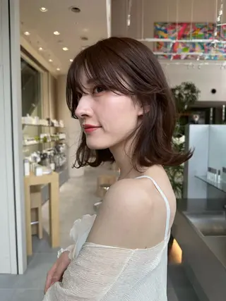 ミディアム 大人上品な ハイライト🪄イワヤのヘアスタイル