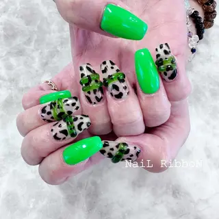 ネイル ネイルリボン 受付スタッフのネイルデザイン