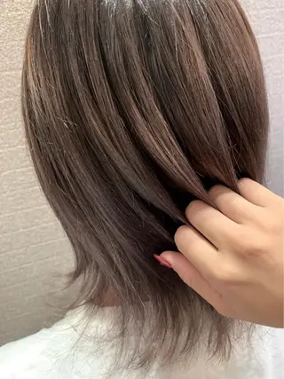 ミディアム カラー NEO Beauty Salon所属・𝐍𝐄𝐎 𝐉𝐔𝐑𝐈のネイルデザイン