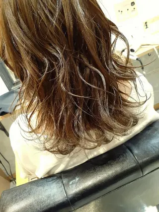 ミディアム カラー ラボヌールヘアシュシュ所属・西村 力一のヘアスタイル