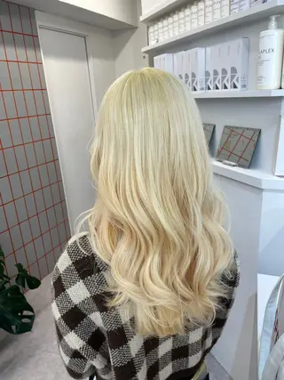 ロング 韓国ハイトーン🦋 hikariのヘアスタイル