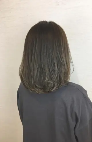 ミディアム ブリーチなしダブル/ レイヤーカット 小棹のヘアスタイル