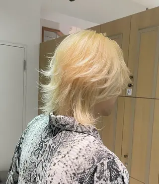 カラー ʜᴀʀᴜᴋᴀ♱メンズ ウルフ/ブリーチのヘアスタイル