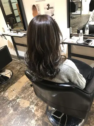 セミロング カラー UMEDA FIGAROのヘアスタイル