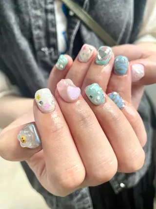 ショート m kaori𓃟のネイルデザイン