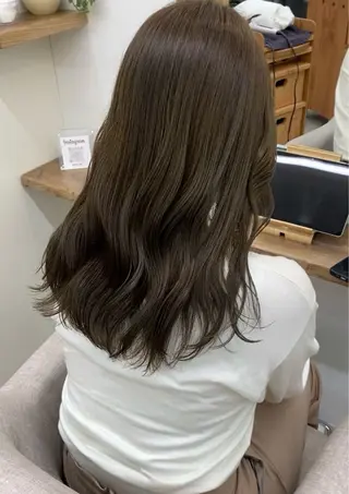 ミディアム カラー 坂本 加奈のヘアスタイル