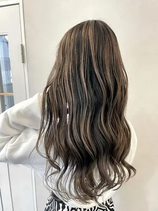 セミロング カラー レイヤー/艶カラー 🫧守利のヘアスタイル