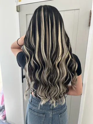 ロング アブアイ所属・🌈艶髪ハイトーン SENAのヘアスタイル