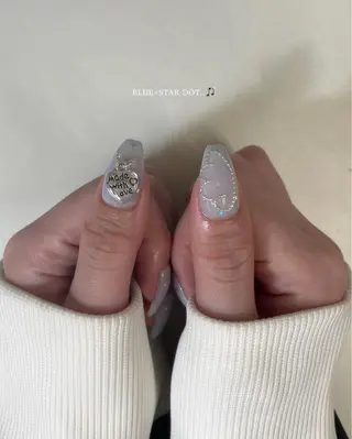 ネイル MINAMI໒꒱ Y2K、韓国ガーリーのネイルデザイン