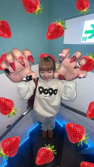 ネイル Mariris所属・ᗷᗩᑎSᗩ ᑎᗩIᒪ ՏᗩᒪOᑎのネイルデザイン