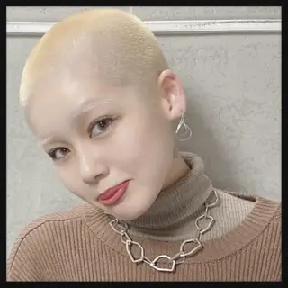 ショート カラー パーマ ヘアアレンジ メンズ キッズ ネイル マツエク・マツパ アイブロウ ☃️髪質改善🉐割✨ ❄️“ever”❄️のヘアスタイル