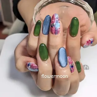 ネイル フラワー ムーンのネイルデザイン