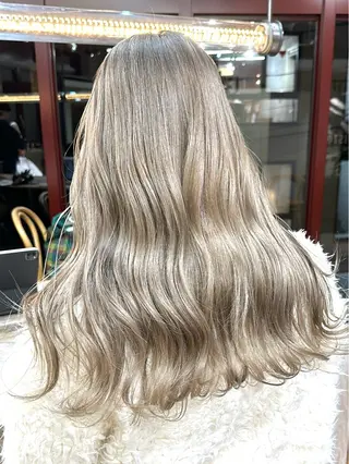 ロング ササキカズマ〻透明感 〻色落ち〻赤み消しのヘアスタイル