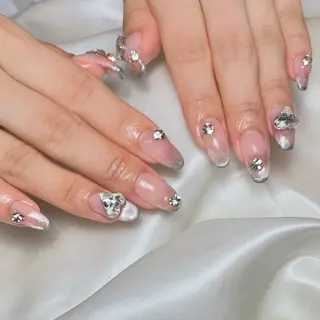 ネイル S LOUNGE NAIL所属・パーツたくさん🍓 SUMIのネイルデザイン