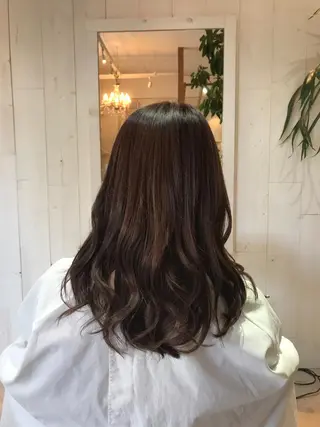 ロング カラー ルーヴル所属・長尾 桃佳のヘアスタイル