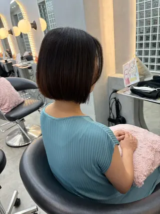 ミディアム レイヤー/艶髪 縮毛矯正🌱  赤石のヘアスタイル