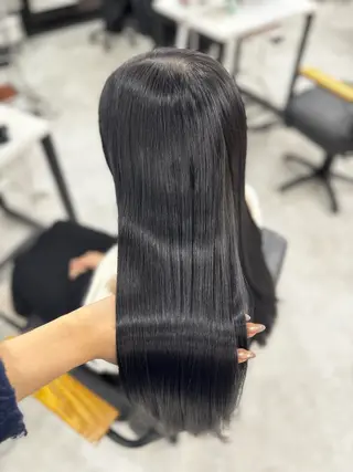 ロング カラー 赤み無し柔らかカラー 【梅田】madokaのヘアスタイル