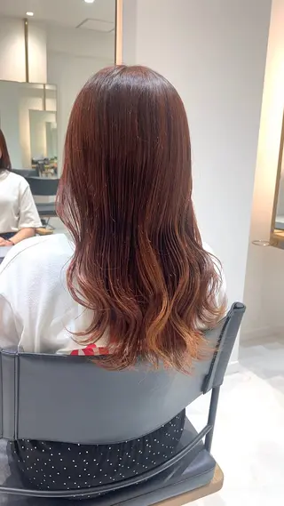 セミロング カラー CYAN.所属・山口 陸のヘアスタイル