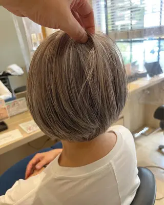 ショート カラー 三好 聡玄のヘアスタイル