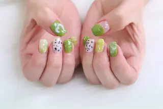 ネイル カラーズビューティサロン所属・石井 桃子のネイルデザイン