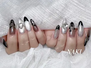 ネイル 🦋 Queenieのネイルデザイン
