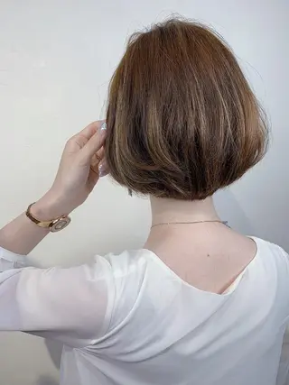 ショート カラー _WHITE 天神店 YUMEKA🐻のヘアスタイル