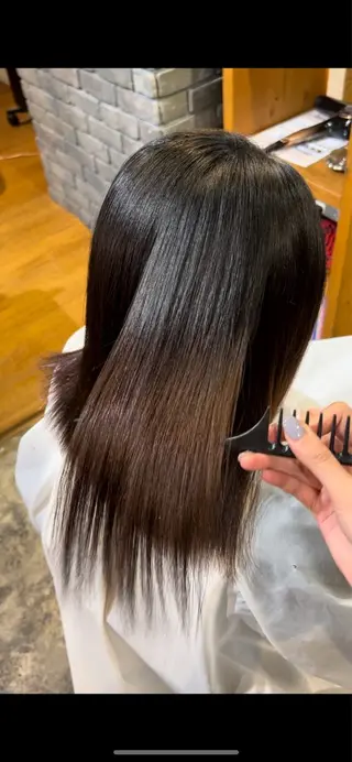 ミディアム ROVERSI所属・植田 美咲のヘアスタイル