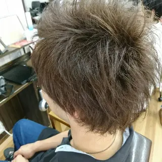 ショート カラー 中村 恵二のヘアスタイル