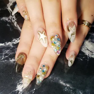 ミディアム ネイル クロキ 。のネイルデザイン