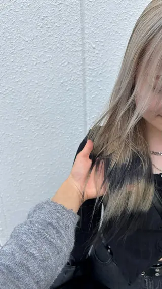 ロング 🎀ハイトーン/ 艶カラー/夕月🎀のヘアスタイル