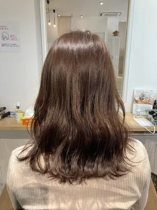 ミディアム カラー en't所属・【女性指名No.1】 西口直子のヘアスタイル