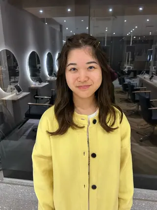 セミロング ベージュカラー ヘアセットのヘアスタイル