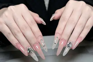 ネイル 小島 阿佑美のネイルデザイン