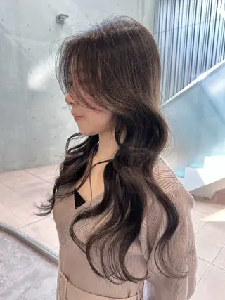 ロング カラー RiA/レイヤーカッ ト/ハッシュカットのヘアスタイル