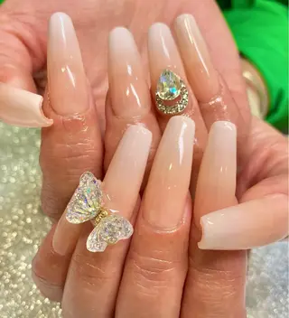 ネイル NAILSTUDIO401所属・ジェルチップ長さだし 専門ネイルサロンのネイルデザイン