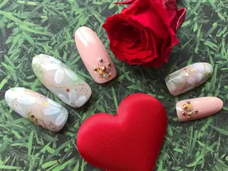 ネイル 伊藤 アップネイルのネイルデザイン