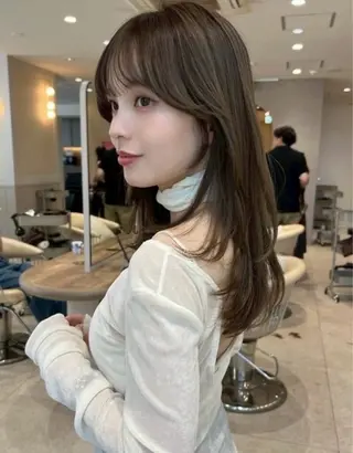 ミディアム レイヤーカット🌙 縮毛矯正🪞ヒロキのヘアスタイル