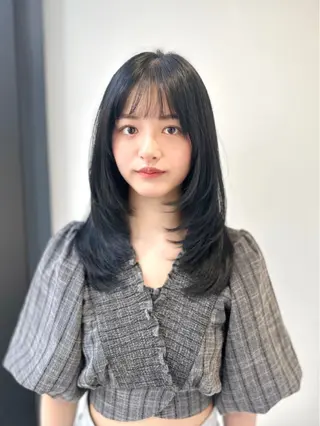 セミロング ブリーチなしダブル/ レイヤーカット 小棹のヘアスタイル