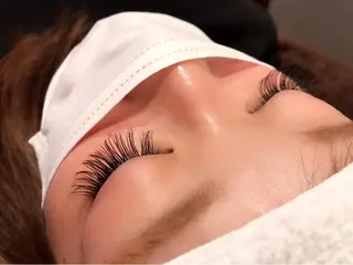 マツエク・マツパ 磧本 祐里恵のヘアスタイル