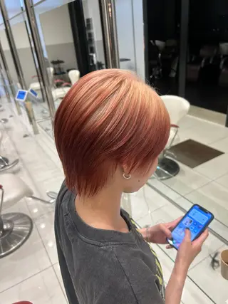 ショート カラー 海外カラー白髪ぼかし ティファニーサユリのヘアスタイル