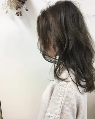 セミロング カラー SALOWIN  原宿ash所属・タナカ タクヤのヘアスタイル