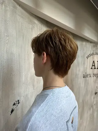 ミディアム カラー 佐伯 真奈のヘアスタイル