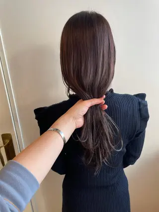 ロング カラー MIOベージュカラー 柔らかいカラーのヘアスタイル