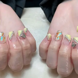 ネイル ishiro 🍂のネイルデザイン