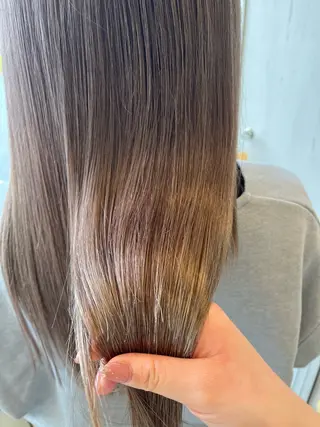 ロング カラー ルプラボウ 尾関　唯那のヘアスタイル