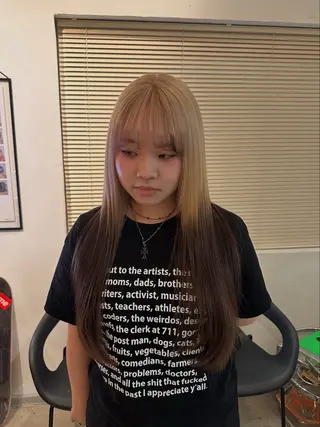 ロング カラー カヨコ/ハイトーン /透明感カラーのヘアスタイル