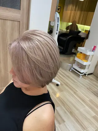 ショート カラー 🌈派手髪ハイトーン 🌈鈴木亮太🌈のヘアスタイル